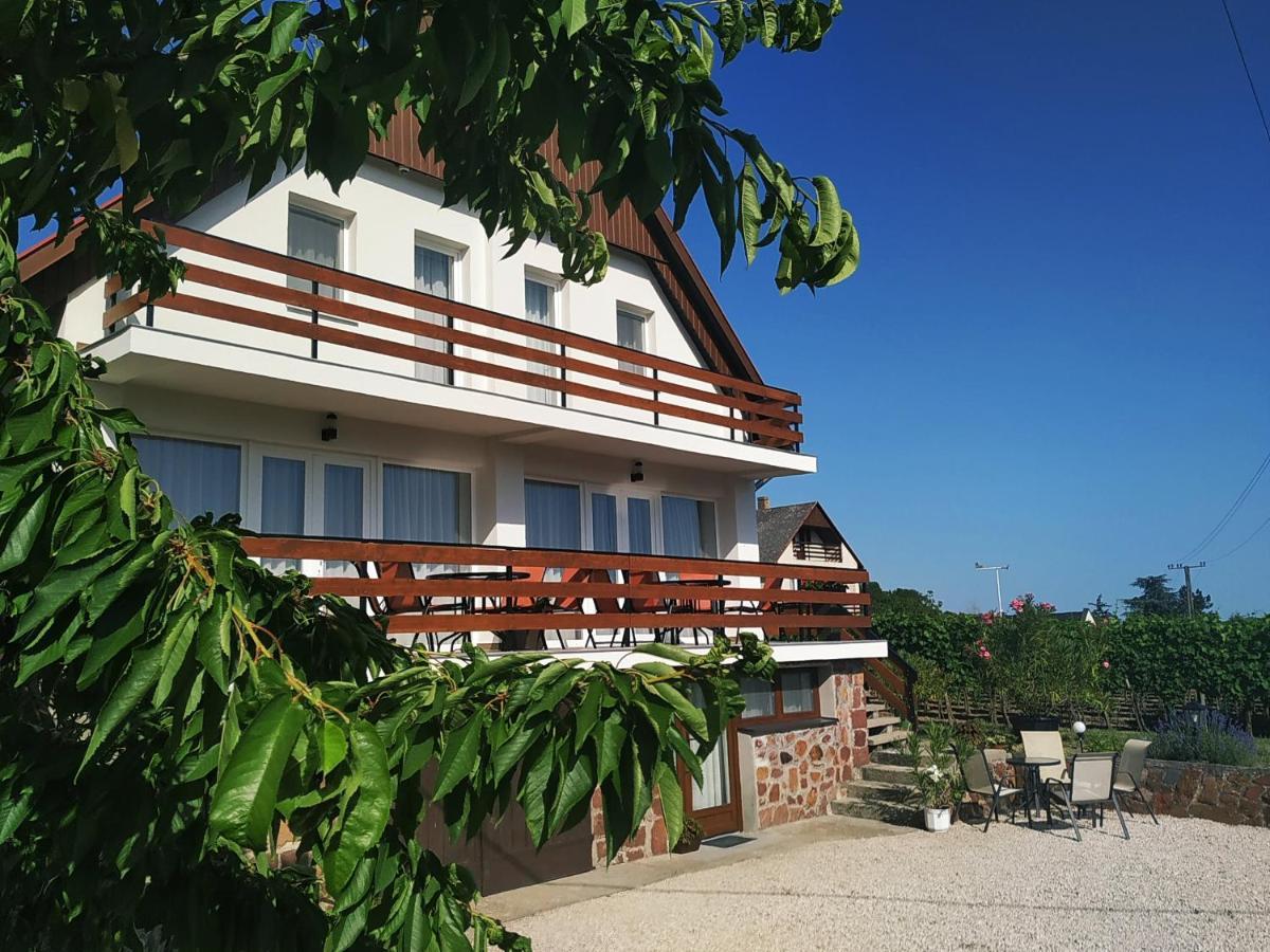 Mogyorósi Apartman Badacsonytördemic Kültér fotó